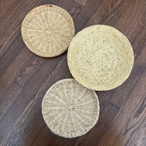 Set of 3 wall baskets/decor